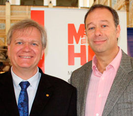 Dr. Brian Schmidt, Premio Nobel de FÃ­sica 2011 junto a Eduardo Ergas, Presidente de la FundaciÃ³n Ecoscience.