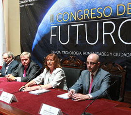 De izquierda a derecha: Iván Schmidt (Fí­sico UC), Brian Schmidt (Premio Nobel del Física 2011, Marí­a Teresa Ruíz (Astrónoma U. Chile) y Andrés Gomberoff (CECS).